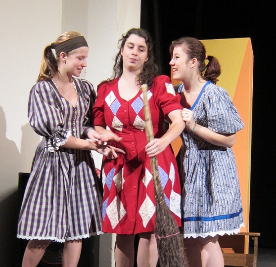 Činoherní klub uvádí: komedii Jaroslava Vostrého Tři v tom v podání DS Václav z Václavova