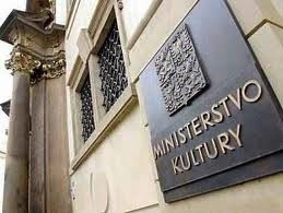 Resort kultury přidá zaměstnancům, živému umění i památkám