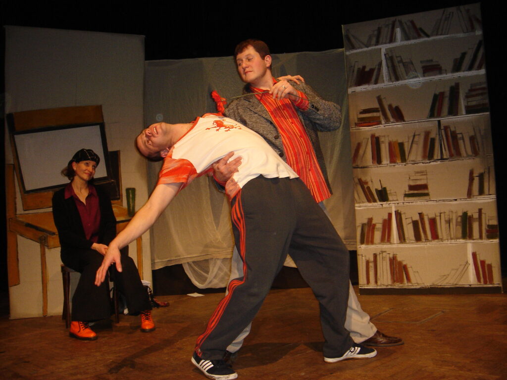 Léto a divadlo, divadlo a APOSTROF (už počtrnácté)