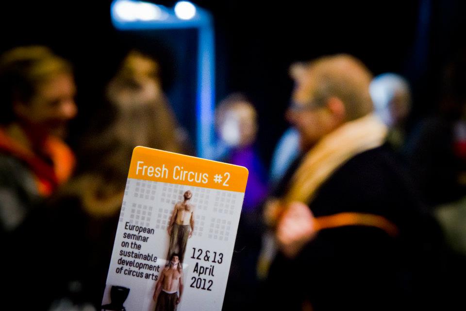 Ve světě uznávaný a v českém kontextu neprávem opomíjený nový cirkus byl tématem pařížské konference Fresh Circus