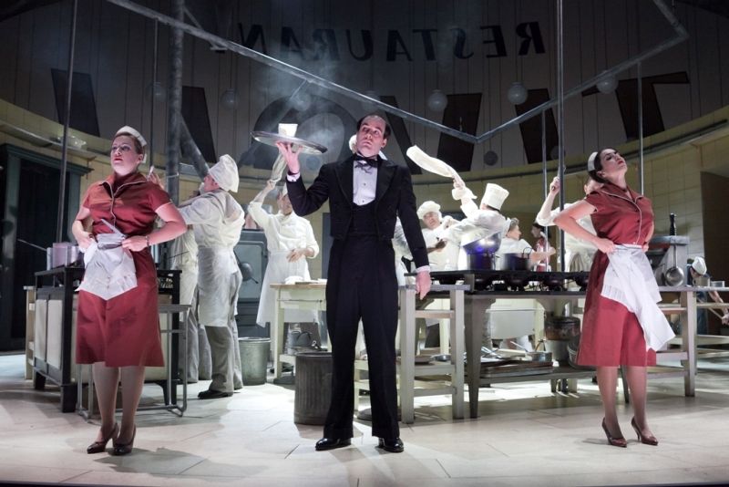 The Kitchen Arnolda Weskera – dokonalé zobrazení pekla na zemi a choreografická symfonie v přímém přenosu