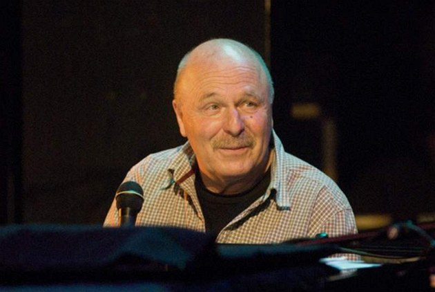 Zemřel Petr Skoumal