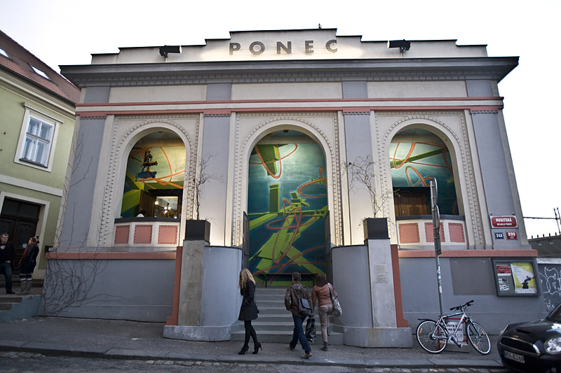 Divadlo Ponec kvůli krácení dotací od města upravuje provoz