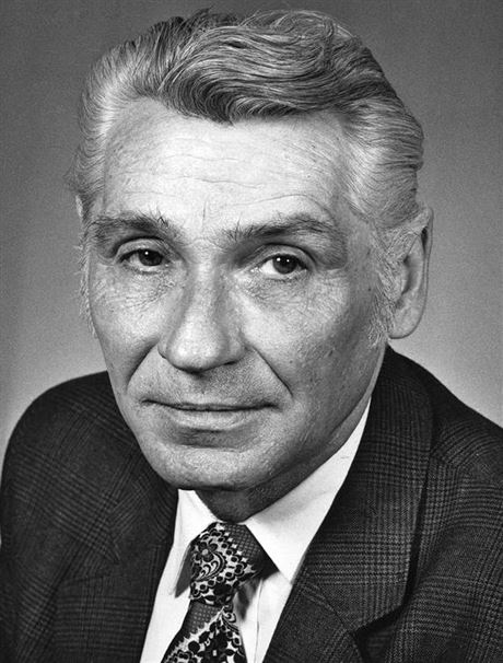 Zemřel dirigent Národního divadla v Praze Josef Kuchinka