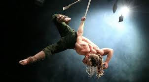 NoFit State Circus nedá vydechnou účinkujícím ani divákům