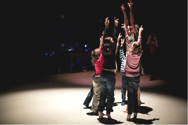 TANEC PRAHA DĚTEM nabídne premiéru taneční inscenace, tvůrčí dílny i site-specific projekt na oslavu Dne dětí