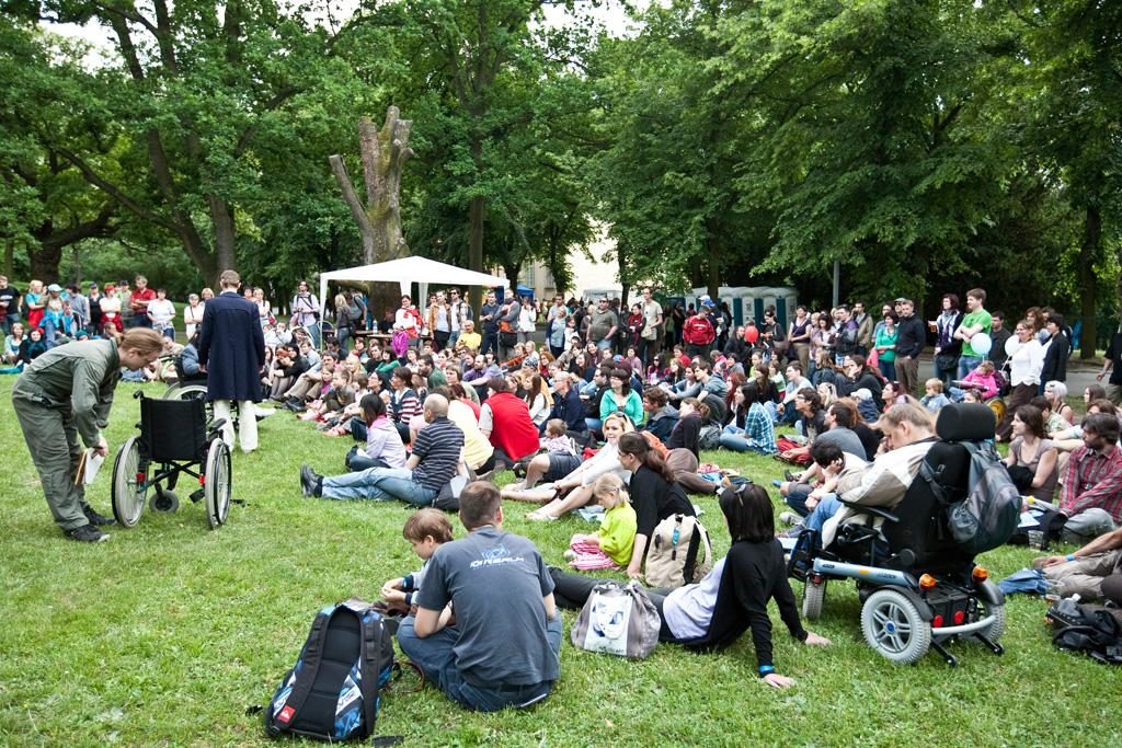 Festival Mezi ploty nabídne koncem května divadlo i hudbu