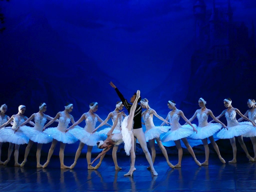 Prestižní moskevský baletní soubor míří do Česka s novým zpracováním Labutího jezera