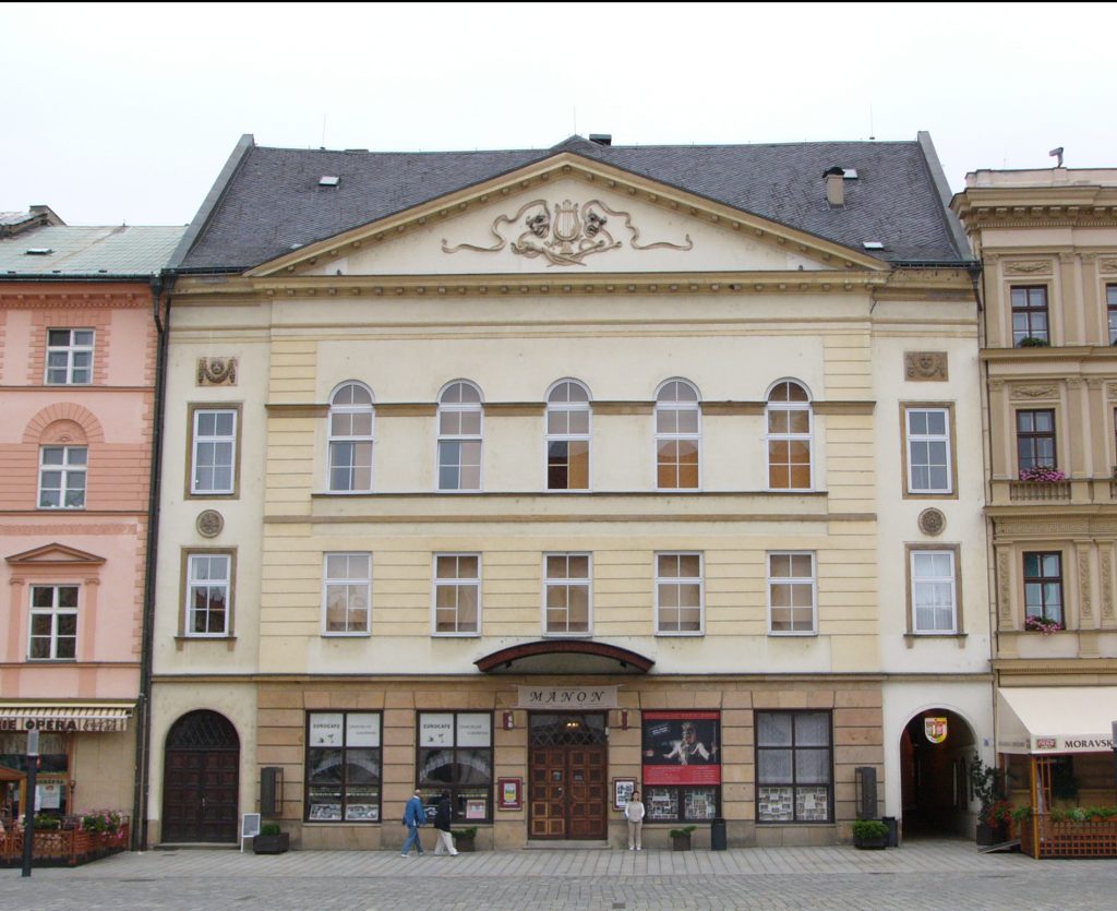 Moravské divadlo v uplynulé sezoně: světové premiéry, nová scéna, podpora mladých a účast na prestižních festivalech doma i v zahraničí