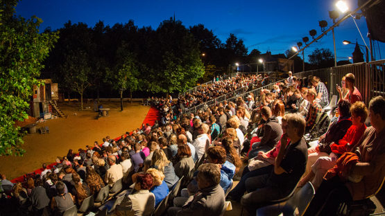 Divadelní léto pod plzeňským nebem nabídne Romea a Julii Spolku Kašpar