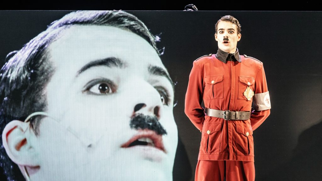 Městská divadla pražská uvedou divadelní adaptaci Chaplinova filmu Diktátor