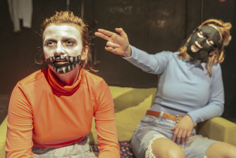A studio Rubín zdramatizovalo oceňovaný román Smrtholka Lucie Faulerové