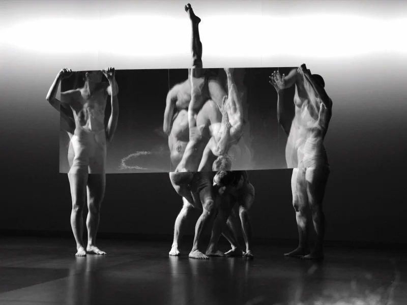 IDU a České centrum v Paříži pořádají výstavu současné české divadelní fotografie „Obrazy v pohybu: Zmrazit okamžik / Vyprávět příběh“