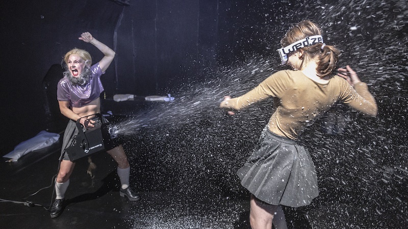 A studio Rubín uvede inscenaci Ruka je osamělý lovec švýcarské dramatičky Katji Brunner