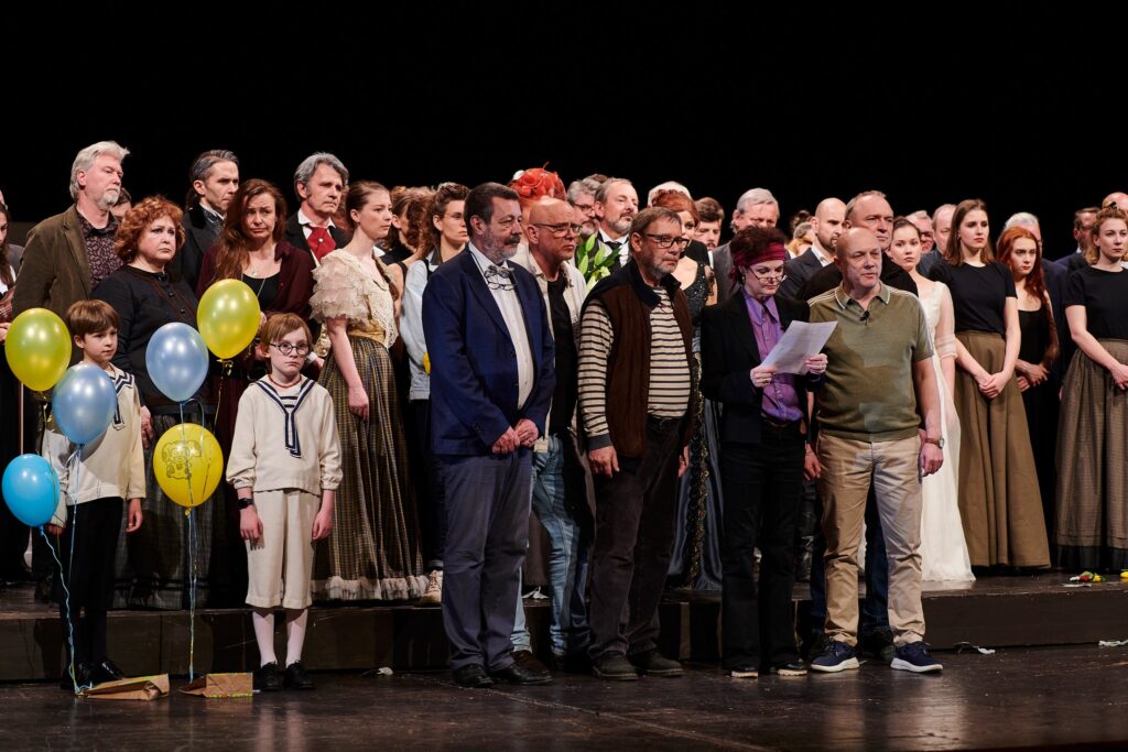 Divadlo na Vinohradech na dálku podpořilo divadlo v Charkově