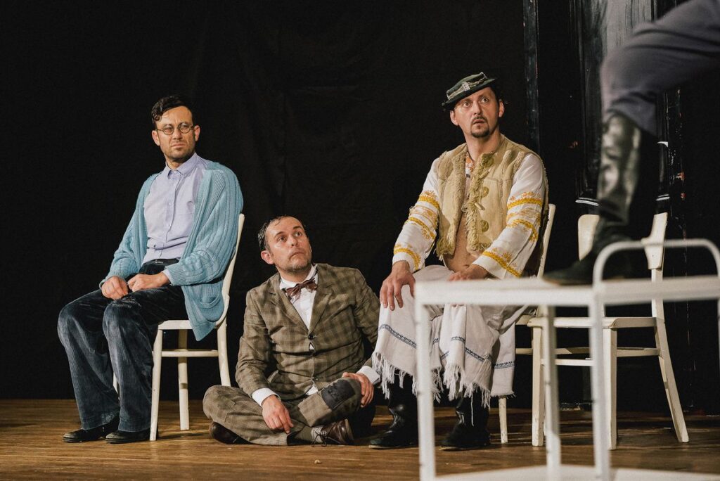 Slovenský divadelní hit, který baví téměř čtvrtstoletí! Na koho to slovo padne vycestuje do Česka