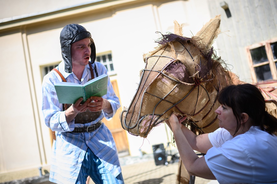 Divadlo rozmanitostí uvede premiéru rodinné komedie  Don Quijote