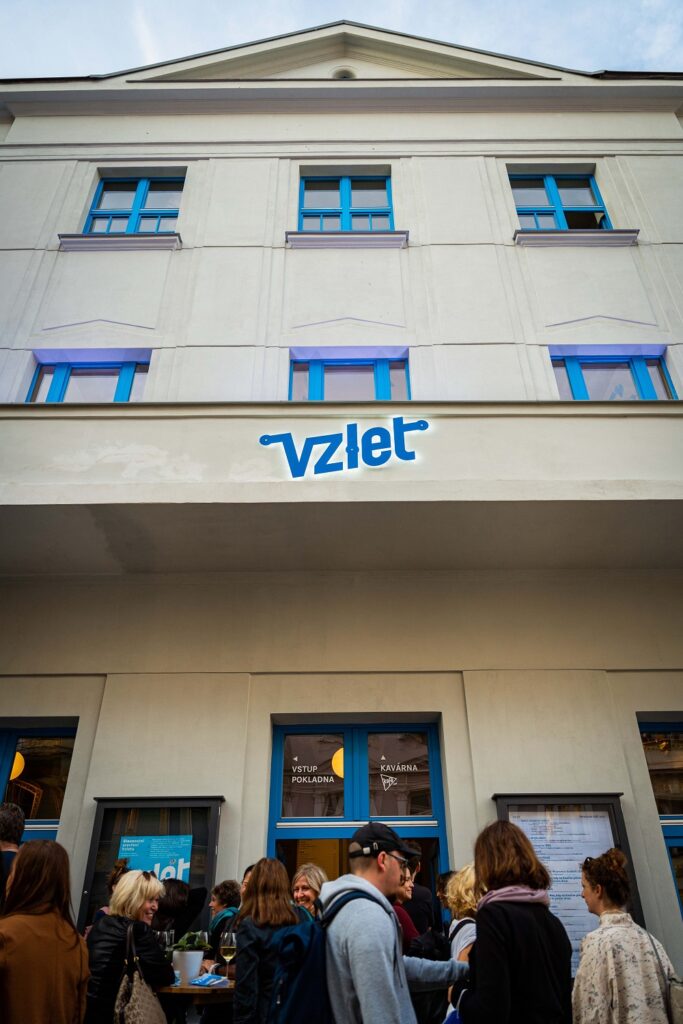 Nový festival, nové programové linky, nový Vzlet. Vršovická kulturní křižovatka startuje druhou sezónu