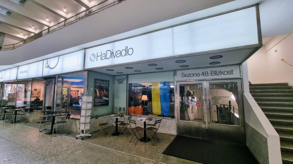 Brněnské HaDivadlo, jedna ze tří scén Centra experimentálního divadla, vstupuje do své 48. sezony