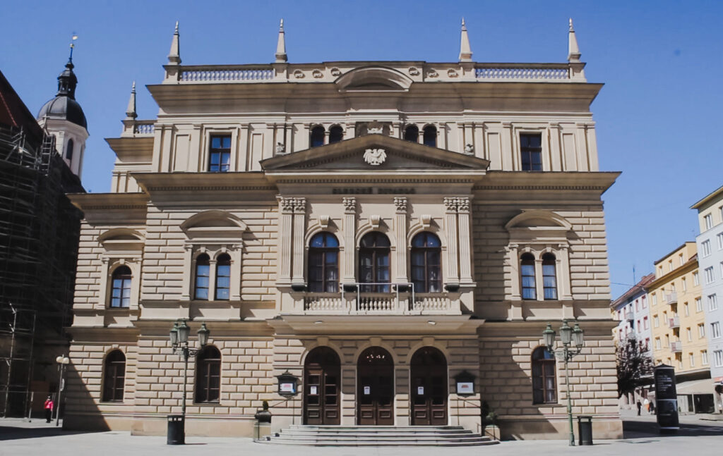 Opavský magistrát vyhrál u Krajského soudu v Ostravě spor s odvolaným ředitelem Slezského divadla Alešem Kománkem