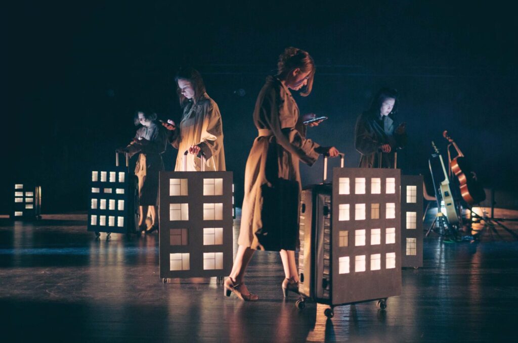 Danse Macabre – apelativní kabaret mezinárodně známé hudebně divadelní skupiny Dakh Daughters