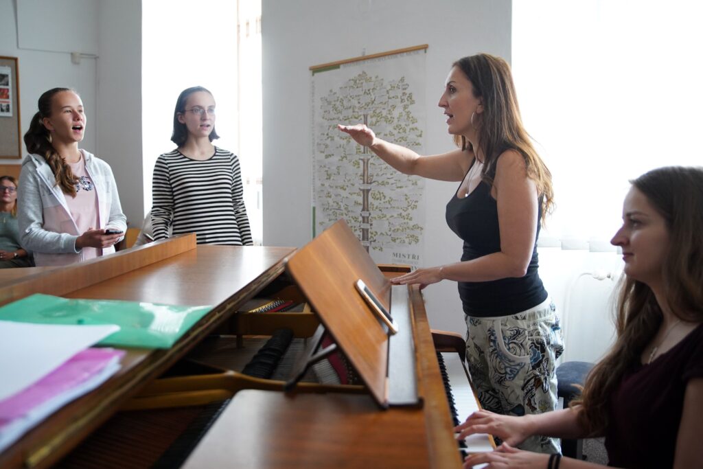 Jen do konce března je možné podávat přihlášky do dalšího ročníku stipendijní Akademie MenART pro mladé talenty