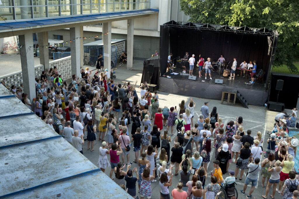 Městské divadlo Zlín nabídne na závěr sezony letní scénu na divadelním nádvoří