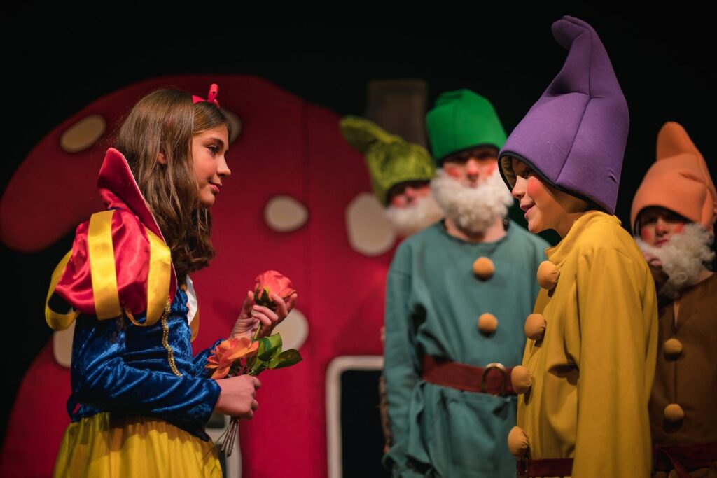 Pardubické Studio LAIK uvede derniéru pohádky Sněhurka