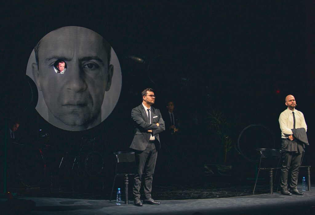 Zlomená závora, hlavní cena 32. Mezinárodního divadelního festivalu Bez hranic/Bez Granic, putuje do Krakova