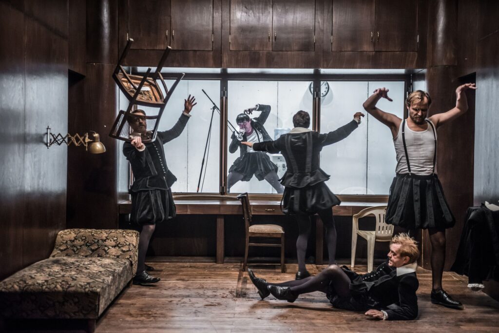 Noc divadel v Divadle Na zábradlí přivede na jeviště Hamlety z různých generací