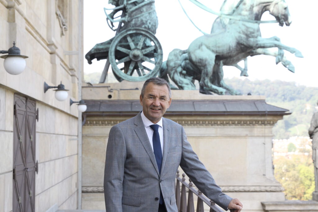 Generální ředitel Národního divadla Jan Burian prodloužil mandát uměleckému řediteli Opery ND a SO Per Boye Hansenovi