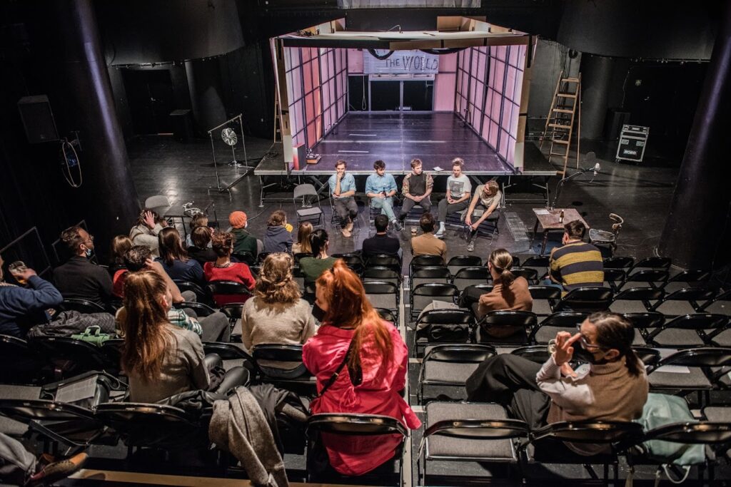 Přehlídka HaDivadlo hrou pro zájemce o téma vzdělávání divadlem a v divadlech