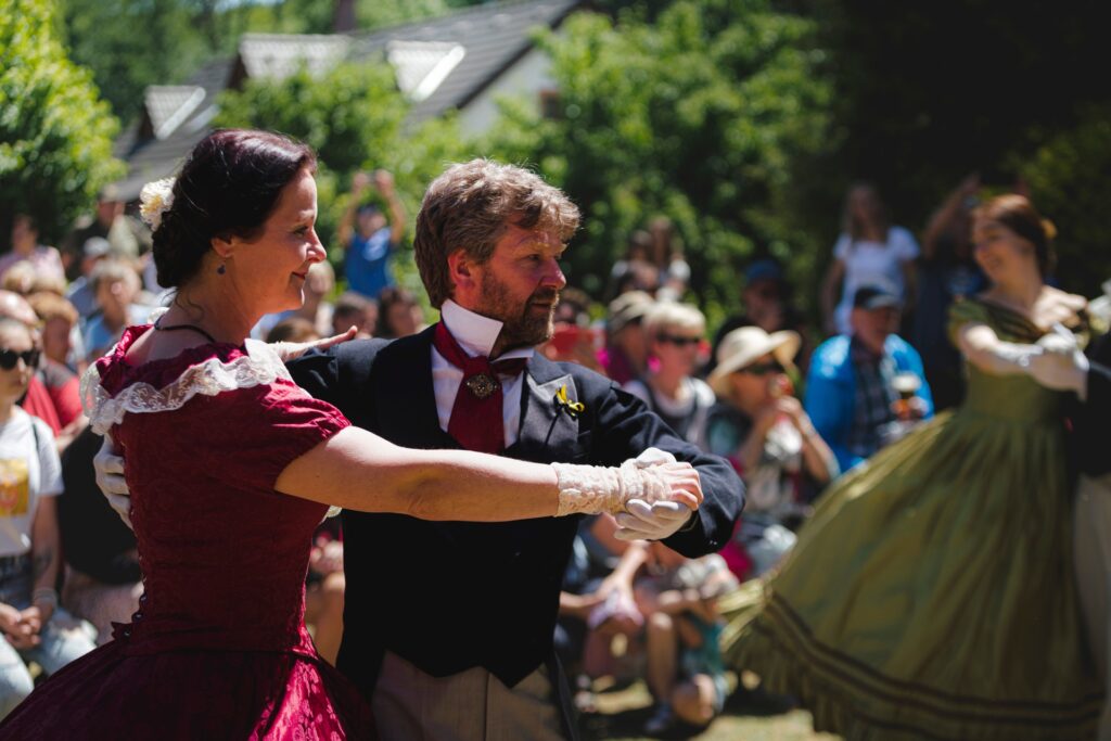 103. ročník festivalu Smetanovy Jabkenice chystá u příležitosti výročí 200 let od narození Bedřicha Smetany rozšířený program