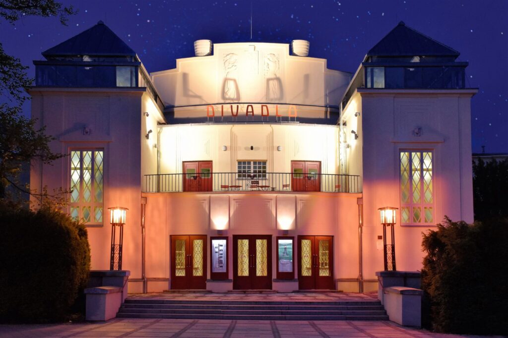 Městské divadlo Kladno povede Tomáš V. Hron s uměleckým ředitelem Michalem Maléřem