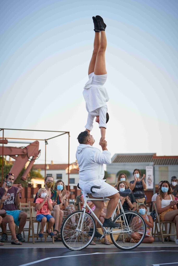 Festival současného pohybového umění KoresponDance se letos představí nejen v Praze a ve Žďáře nad Sázavou, ale poprvé i v Novém Městě na Moravě