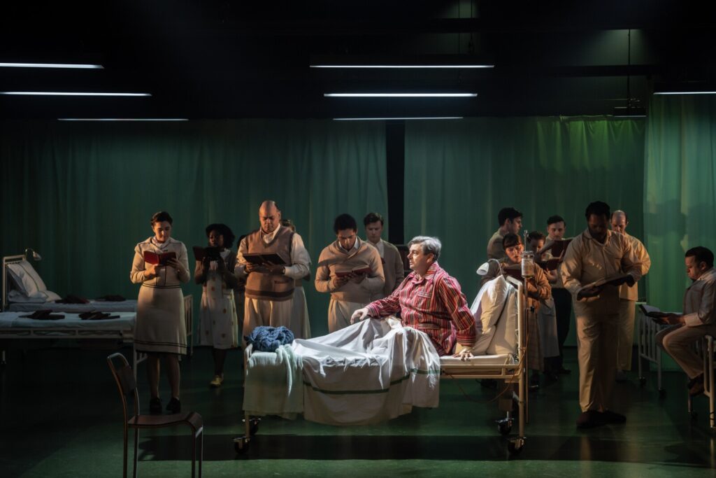 NT Live zve do kin na projekci inscenace Nye