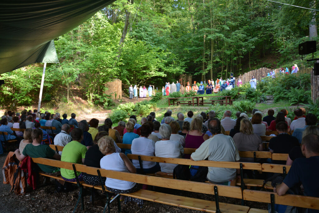 Pašijové hry v Hořicích na Šumavě letos navštívil rekordní počet diváků