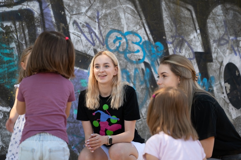 Víkendový tip pro celou rodinu z festivalu TANEC PRAHA: Unity in Motion s tvořivými a pohybovými dílnami, známým fotografem Karlem Cudlínem, besedami a koncerty