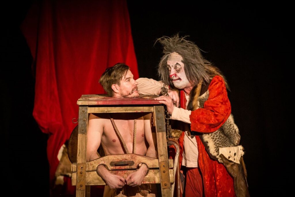 Letní scéna Divadla Bolka Polívky bude v Brně tradičně v amfiteátru na Kraví hoře. Vyjede ale opět i za diváky do Slavkova a Mikulova