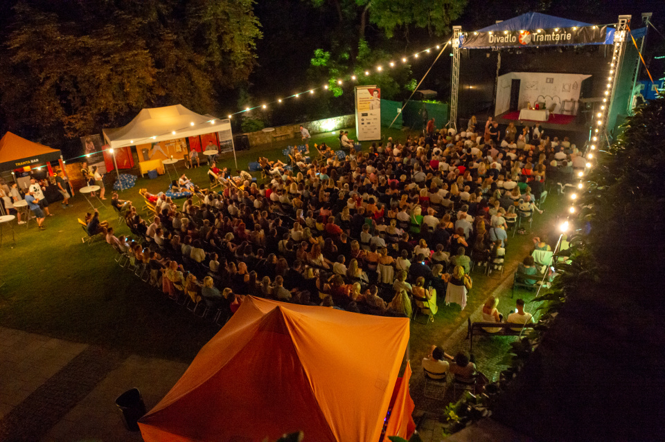 Olomoucké nejen shakespearovské léto letos nabídne vedle oblíbeného divadla i koncert Anety Langerové a vyvrcholí oslavou 20. výročí Divadla Tramtarie