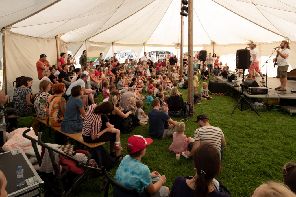 Festival pro děti a jejich rodiče VyšeHrátky se začátkem září vrací na pražský Vyšehrad
