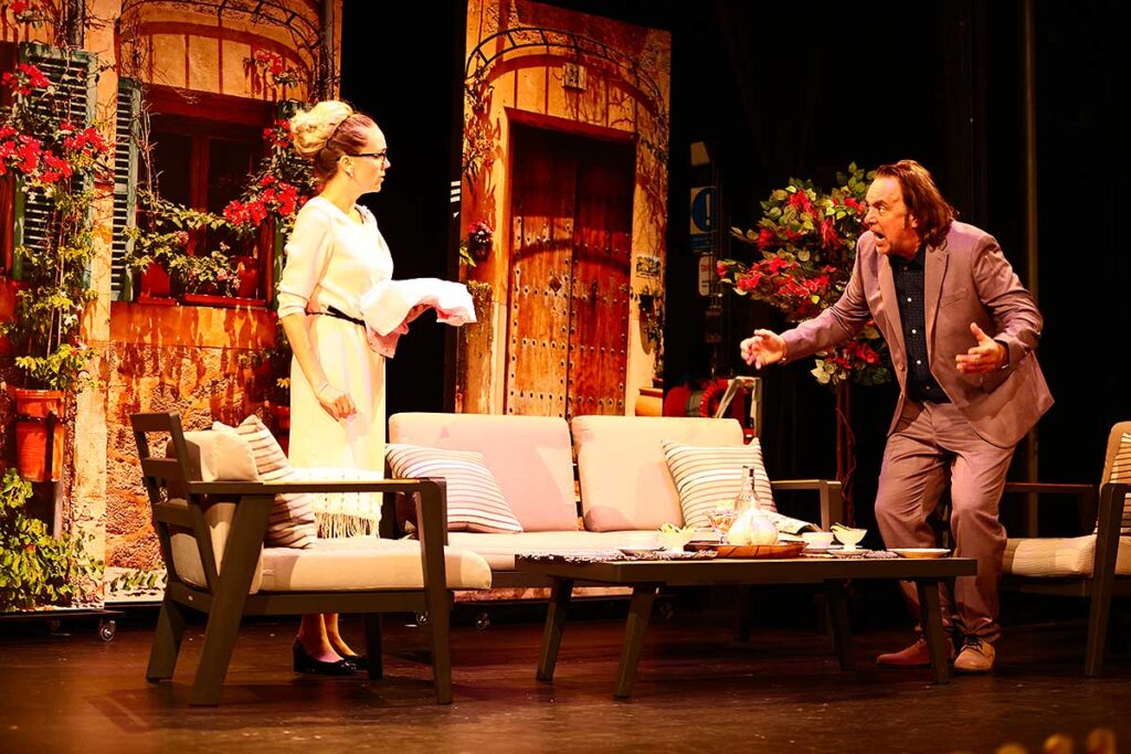 Sezóna 2024/25 v Divadle PALACE přináší komediální lahůdky a výstavu portrétů