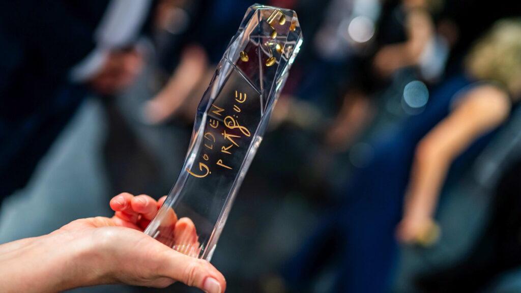 Mezinárodní televizní festival Zlatá Praha zahájí sedmou dekádu existence v Obecním domě. Na festivalu letos soutěží filmy z 21 zemí