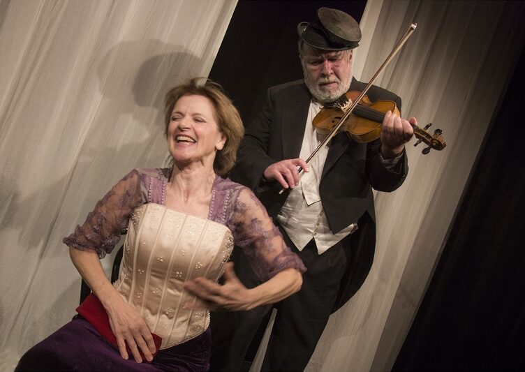 Listopadové tipy z Divadla Viola: Zdařilé divadelní adaptace děl Oscara Wildea, A. P. Čechova, Jacquese Préverta a dalších výtečných autorů minulosti i současnosti