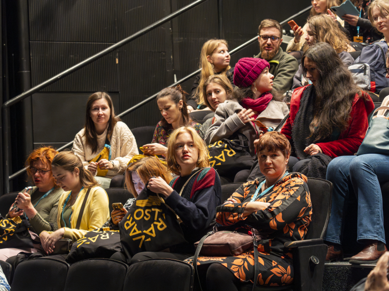 Festival OST-RA-VAR 2024 láká opět do Ostravy na skvělou činohru