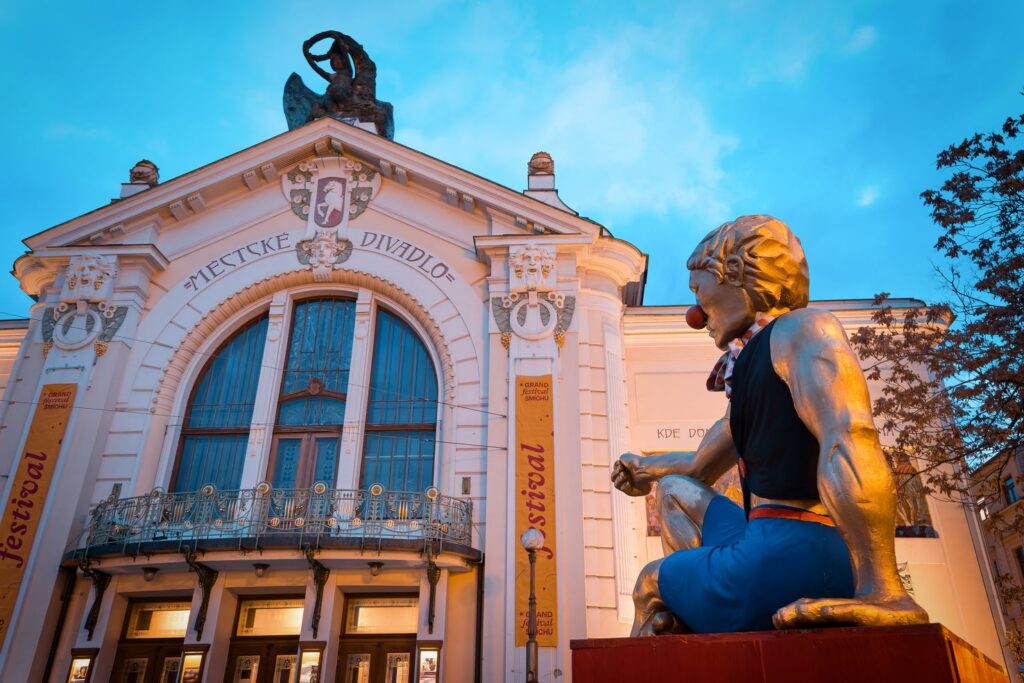 Východočeské divadlo Pardubice uveřejnilo program GRAND Festivalu smíchu ’25