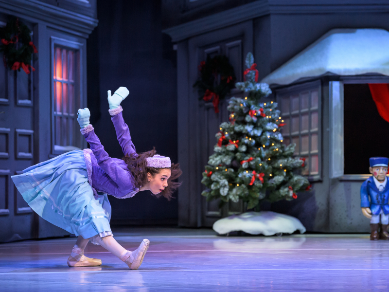 Soubor baletu Národního divadla moravskoslezského odehraje v příštím týdnu pět představení Čajkovského baletu Louskáček v německém Bonnu