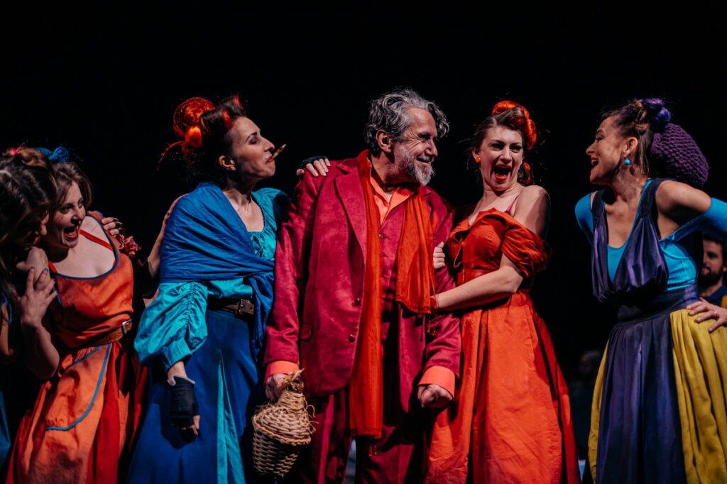 Poslední letošní premiérou v Divadle na Vinohradech je Poprask na laguně