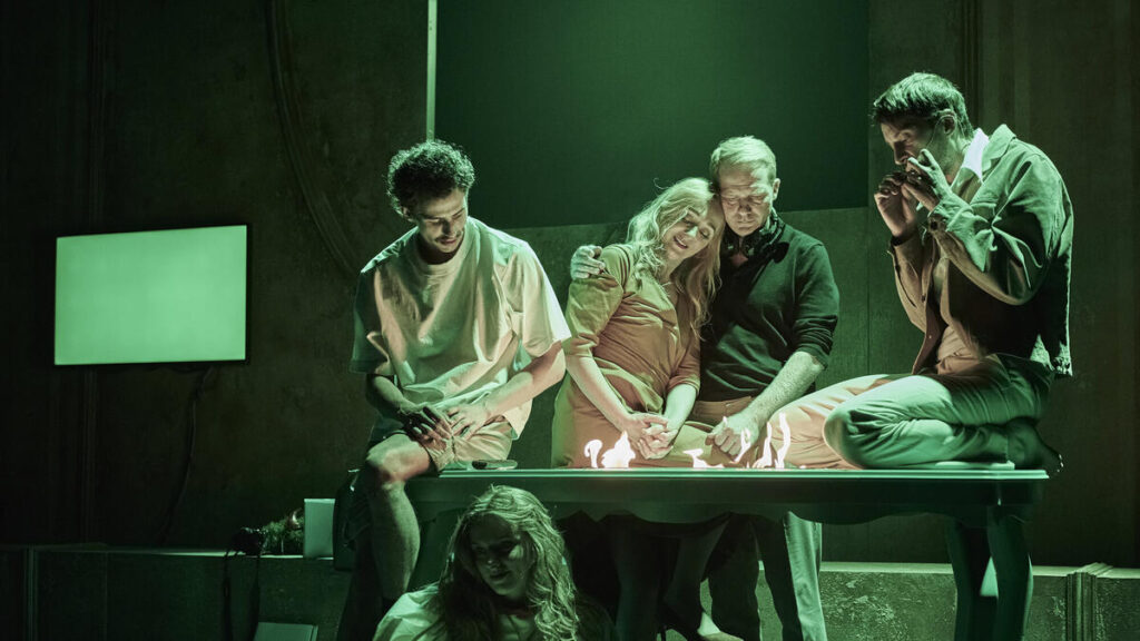 Pražskou divadelní přehlídku pro mladé publikum Festival 13+ zahájí inscenace Teoréma