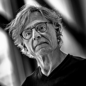 Do čela Studia Ypsilon dnes nastupuje končící děkan DAMU Karel František Tománek